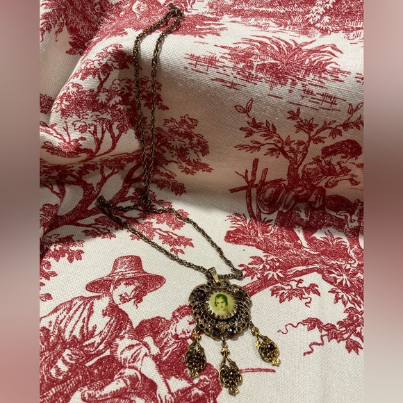 Victorian Style Vintage Necklace 23” Chain - Picture 2 of 3